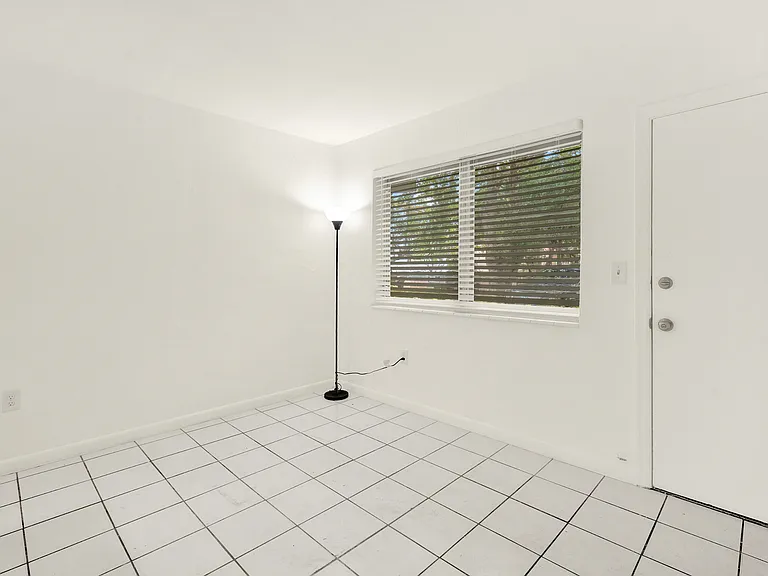 426 Santander Ave #3 — Photo 3