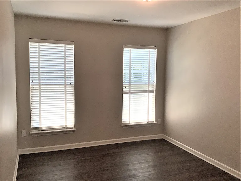 818 Laurel Meadows Pkwy — Photo 14