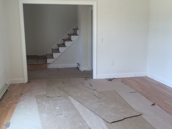 3rd image of 17 Bushey Ave