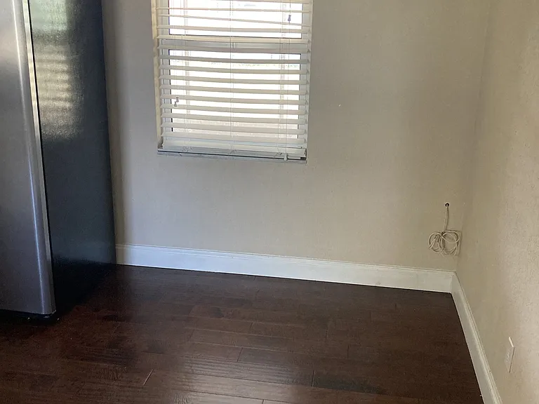 724 Sesame Ct — Photo 5
