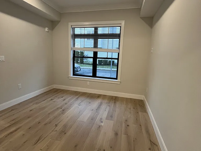 159 Everett St #101 — Photo 4