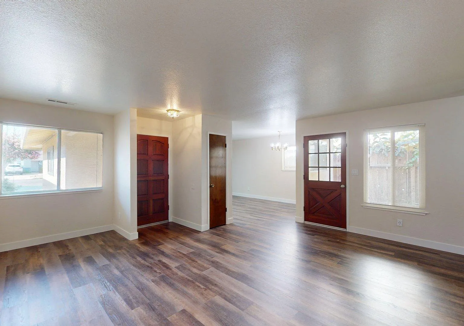 2 bed, 1006 sqft, $1,795 — Photo 3