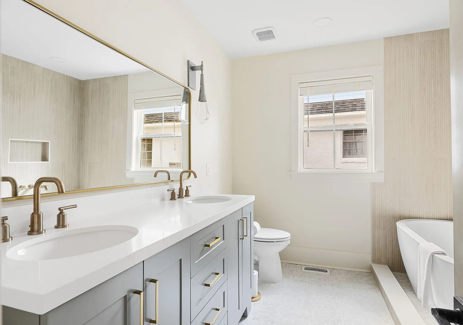 The Tidal Flat- 189 Third Avenue, Unit A — Photo 4