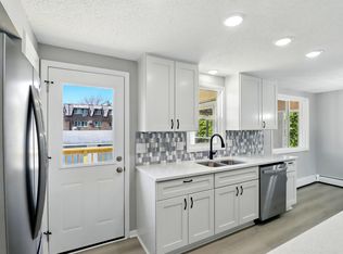 7581 Idaho Ave N, Brooklyn Park, MN 55428
