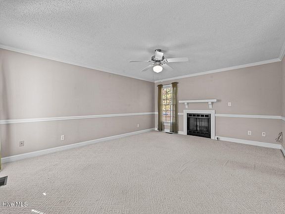 5th image of 2584 Graham Street