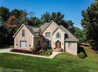 1908 Tranquil Ct, Commerce Township, MI 48390