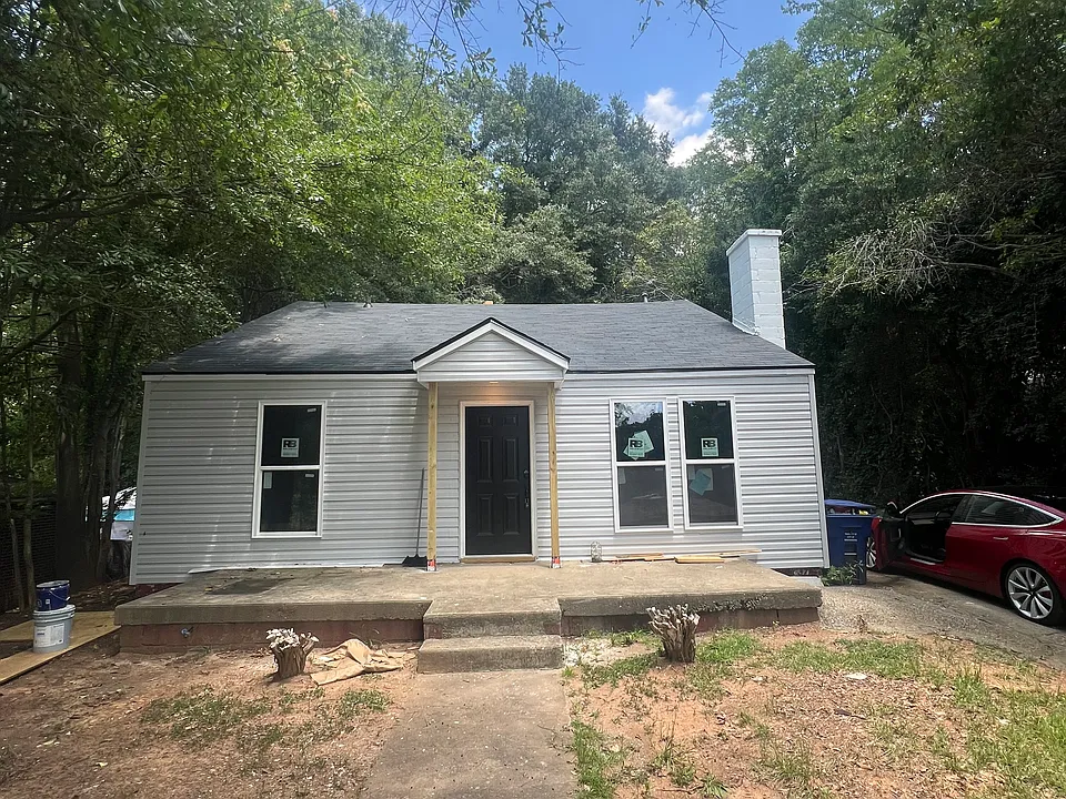 382 Caulder Ave