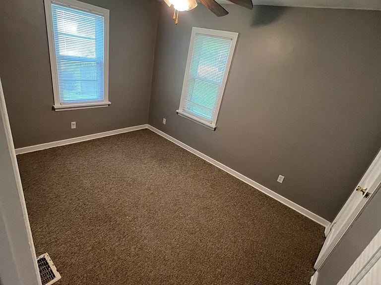 2924 S Franklin Street Rd — Photo 5
