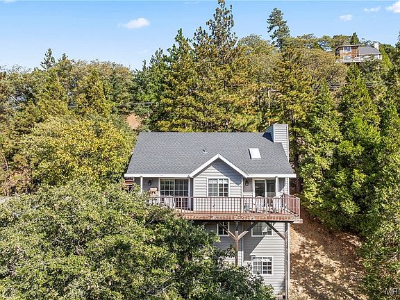 2nd image of 1242 Evergreen Ln