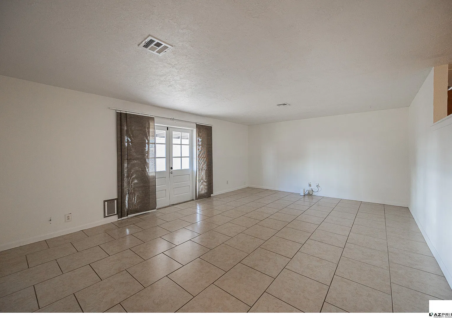 Welcome to this Charming 3/2 Phoenix House! — Photo 3