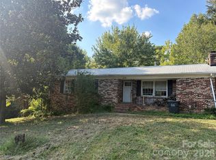 115 Wandering Ln, Bessemer City, NC 28016