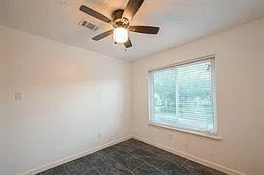 2122 Courtshire Ln — Photo 28