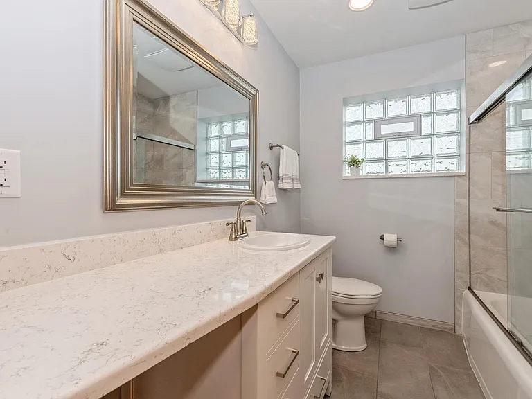 8108 N Oriole Ave #2 — Photo 11