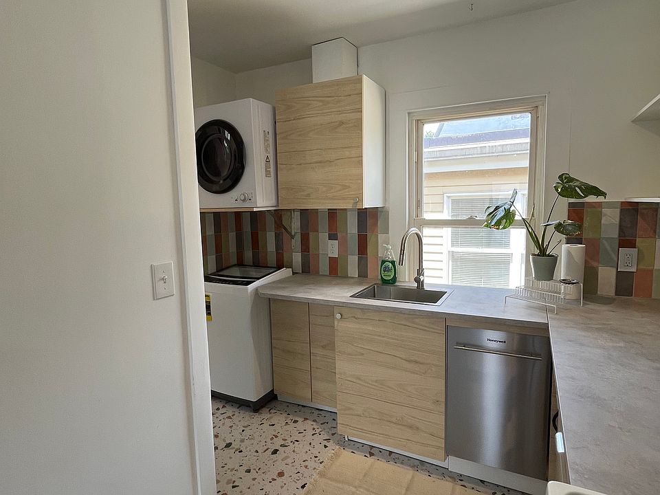 Kitchen & laundry