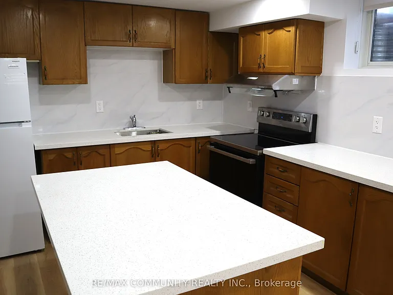3254 Cambourne Cres #BASEMENT — Photo 2