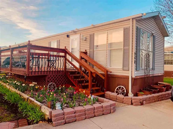 948 Spring Ridge Dr, Iowa City, IA 52246