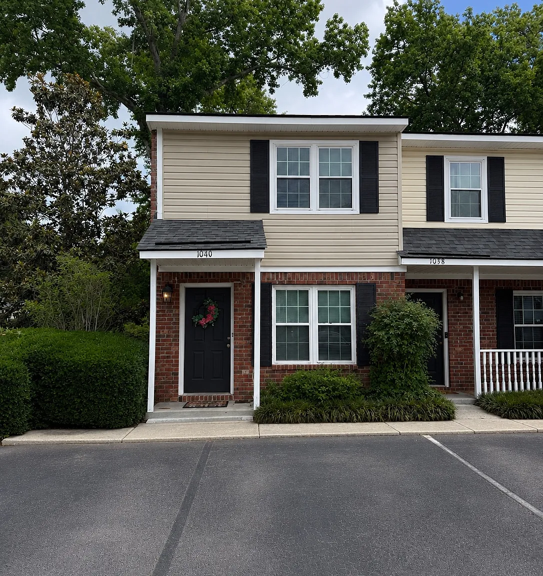 2 bed, 1.5 bath, 1100 sqft, $2,450 — Photo 1