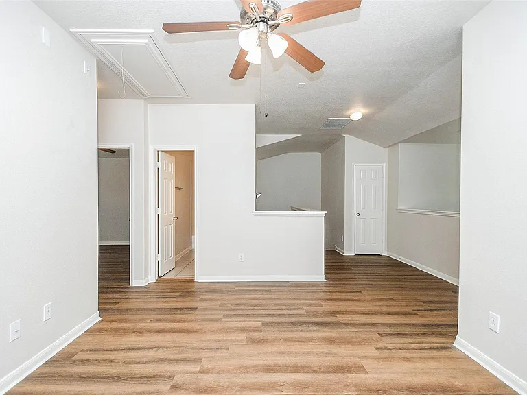 13111 Rippling Creek Ln — Photo 39