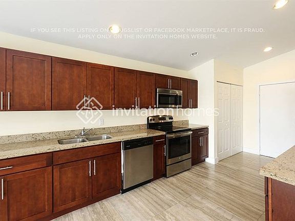 5th image of 1364 NW 144th Ave