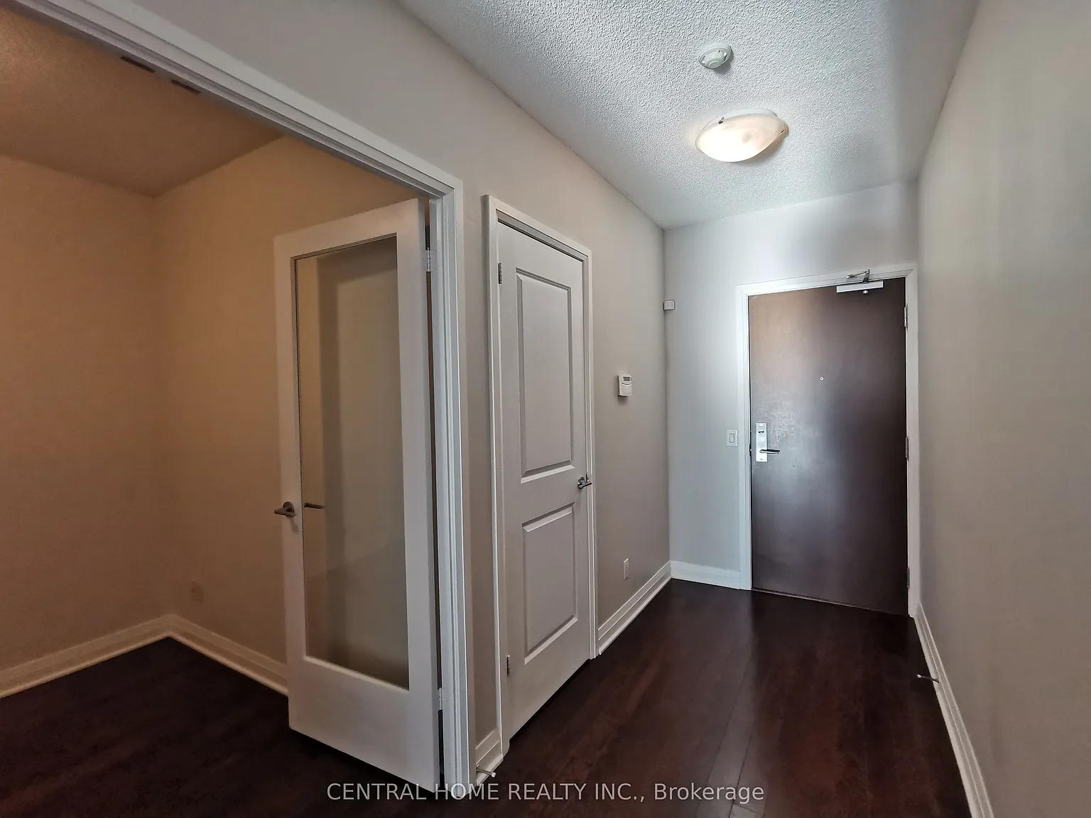 1055 Southdown Rd — Photo 4