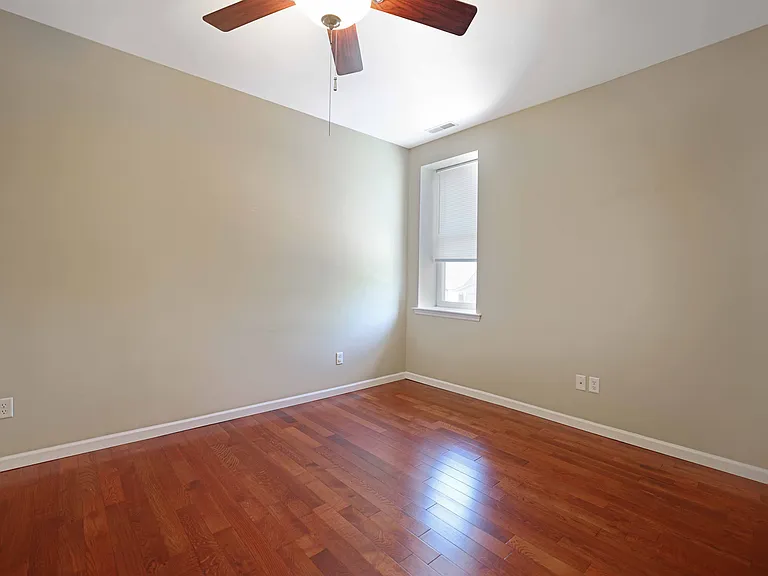 5200-5208 Wilson Ave #5204 — Photo 16