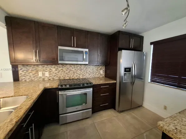 320 Racquet Club Rd APT 104, Fort Lauderdale, FL 33326
