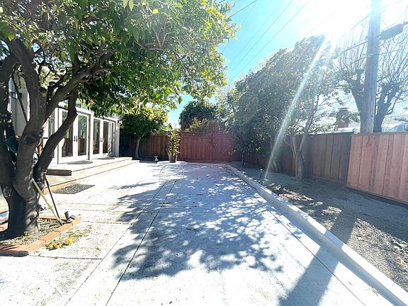 5th image of 1371 Suzanne Ct #B