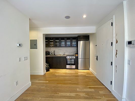 2nd image of 2 N Henry St #4B