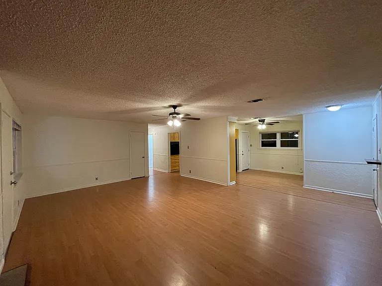 3323 Cherry St — Photo 9