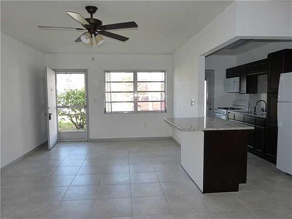 4th image of 52 NE 204th St APT 3