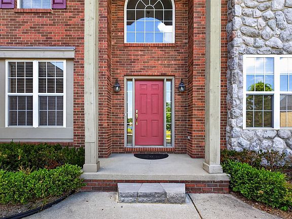 4th image of 699 Bay Pointe Dr