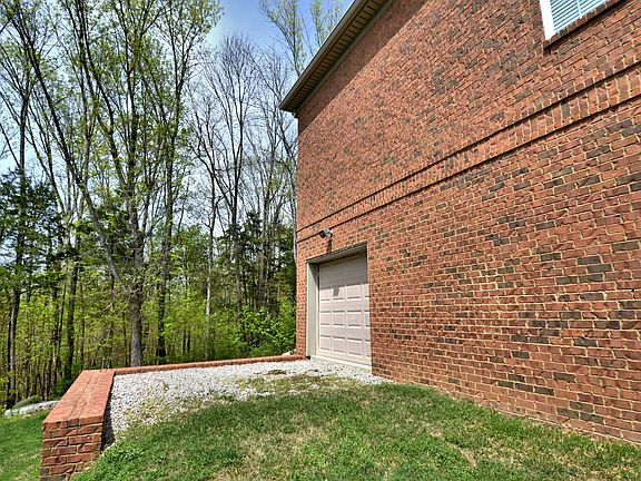 4th image of 1814 Turner Dr
