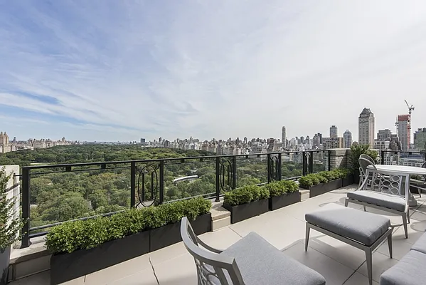 Sold by Nest Seekers International | media 17