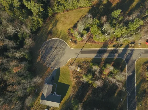 93-109 Alexandra Pl, Endicott, NY 13760