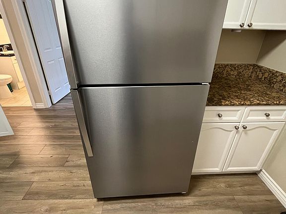 2nd image of 255 N Michigan Ave APT 3