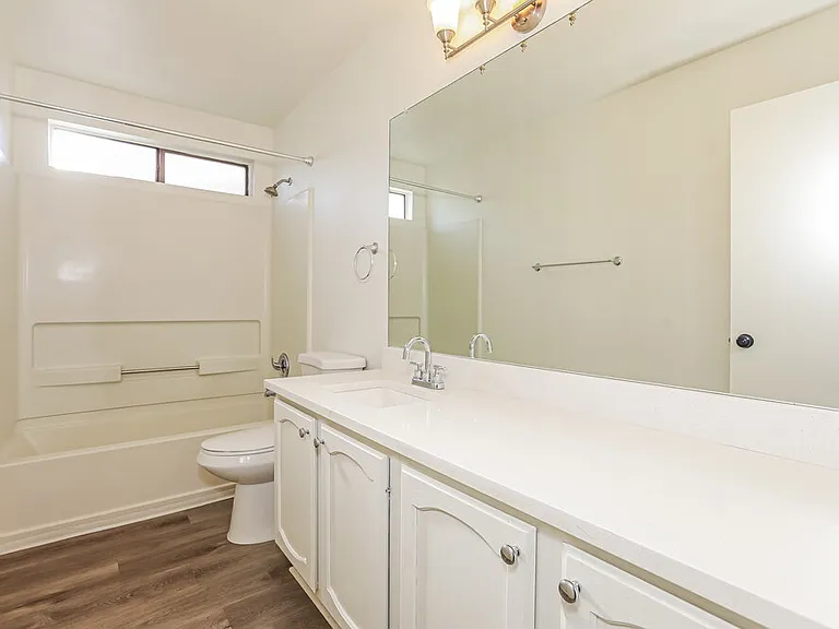 4527 E Hampton Ave #2 — Photo 16