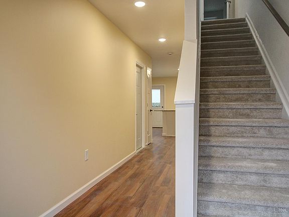 2nd image of 1628 Dauner Ave