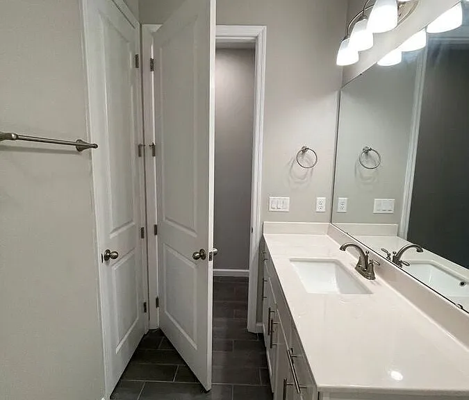 824 Blue Creek Dr — Photo 22