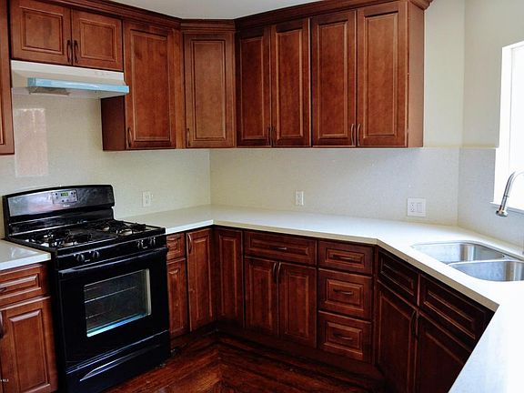 5th image of 3254 Prospect Ave