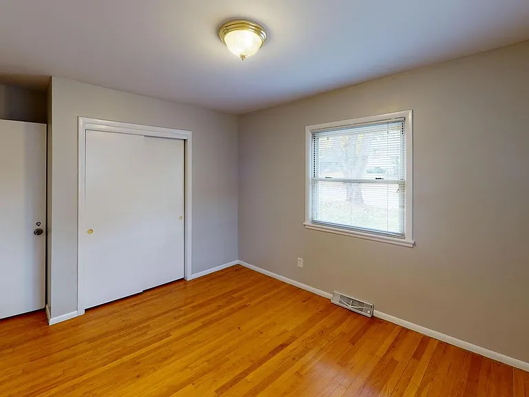 9230 Main St — Photo 14