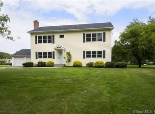 6 Wareham Pl, Trumbull, CT 06611