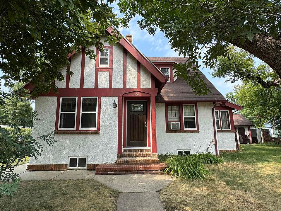 1st image of 101 6th Ave NE
