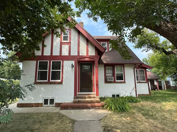 101 6th Ave NE, Minot, ND 58703