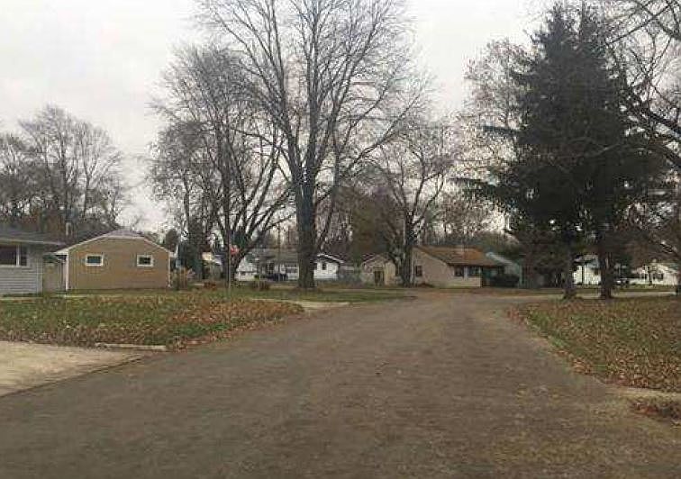 2nd image of 1318 Larkspur Ln