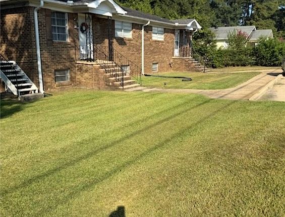 4th image of 3006 Main Ave