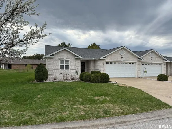 638 Lake Harbor Dr, Marion, IL 62959