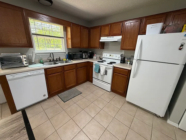 3405 SW Victoria Pl #1 — Photo 7