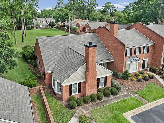 4th image of 2401 Tuxedo Pl