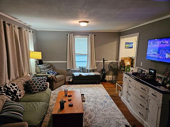 3rd image of 24 Story St
