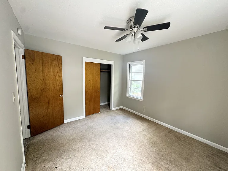 221 Shirley Dr — Photo 12